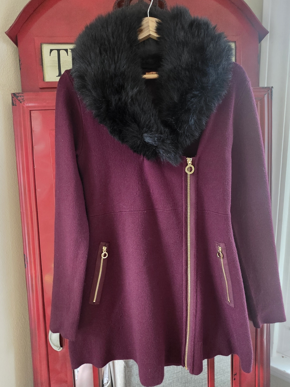 Women's Wine Faux-Fur Collar Coat with Gold Zip
